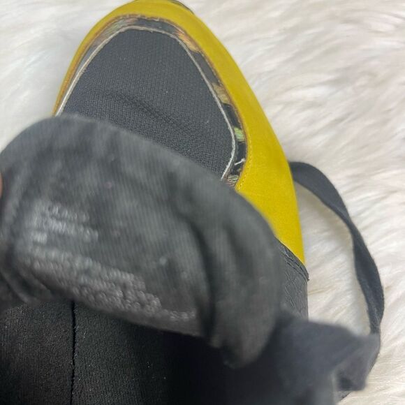 Steve Madden Boomer lace up wedge sneakers fabric Black & mustard yellow SZ9M - Picture 9 of 10